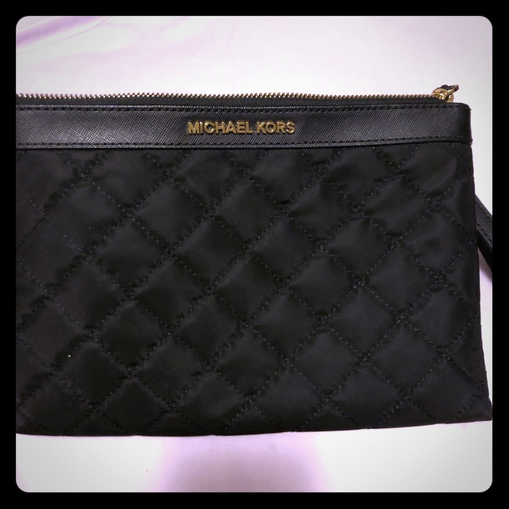 **SOLD elsewhere* Authentic Michael Kors wristlet.